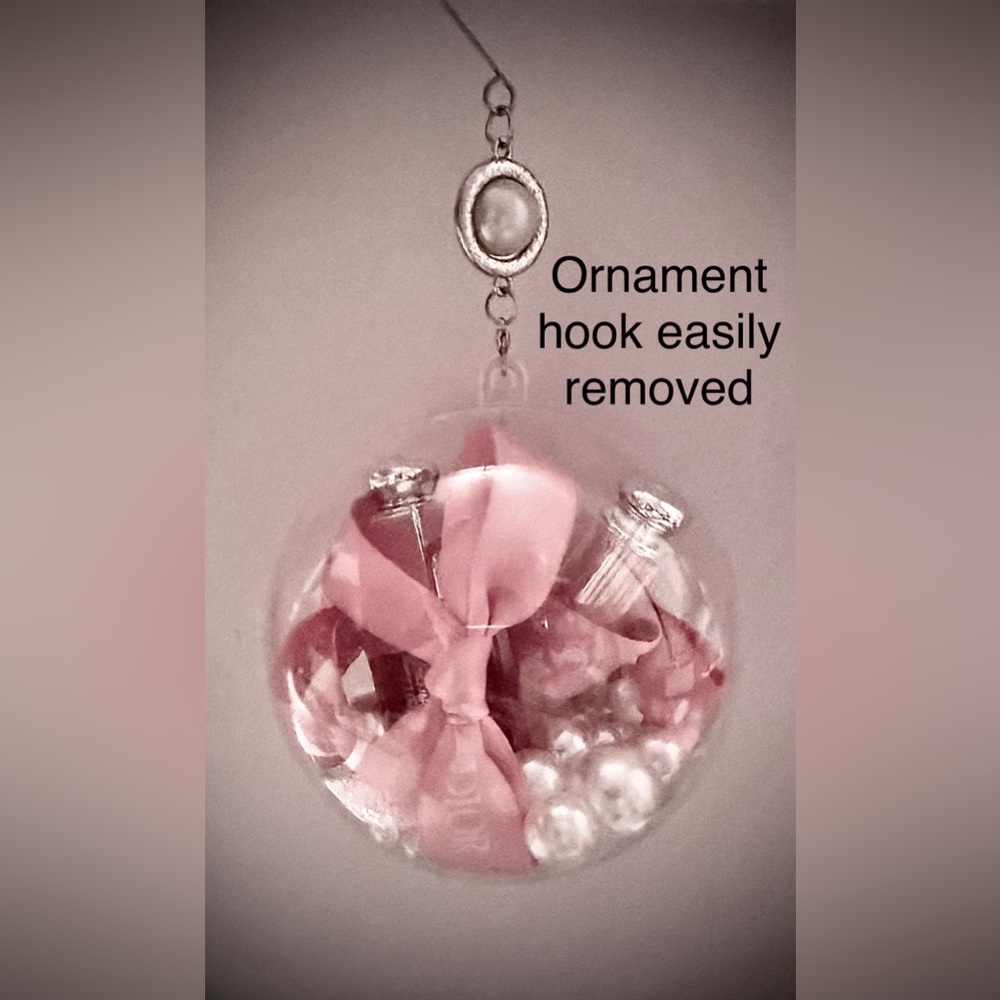 DIOR Lip-pies Ornament - Picture 6 of 8